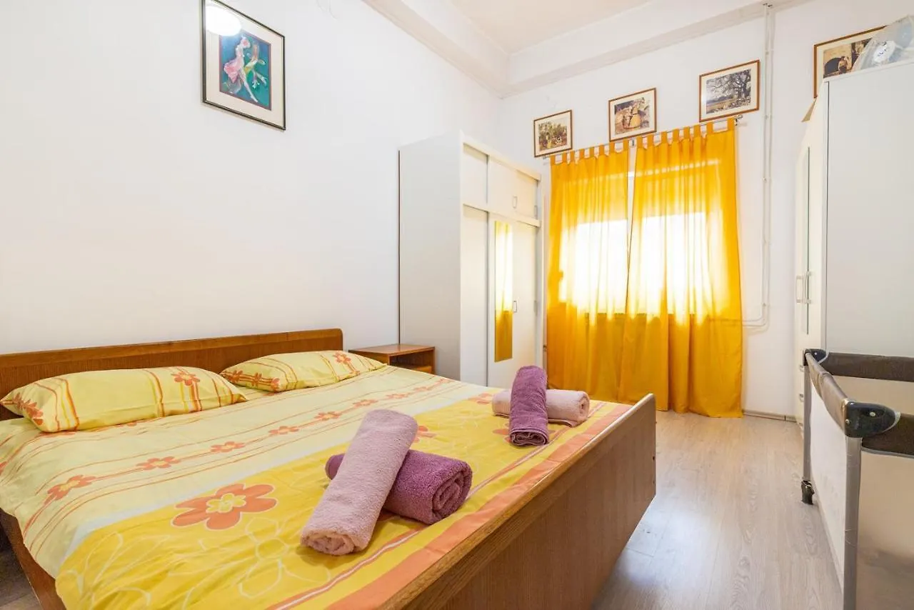 בית הארחה Apartments Biserka In באניולה קרואטיה